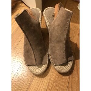 Seychelles gray wedges-size 8